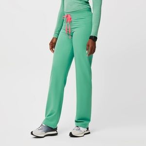 NWOT Surgical Green Figs Livingston Scrub Pants - Size MP